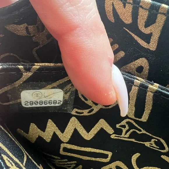 Authentic Chanel Wallet - Picture 4 of 8